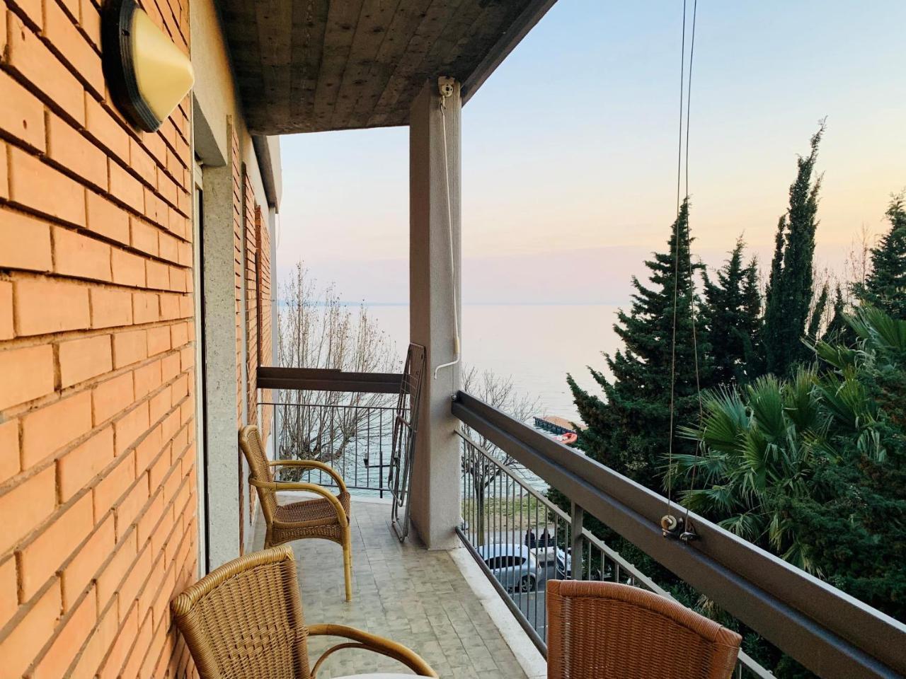 Front Lake Apartment 巴多利诺 外观 照片